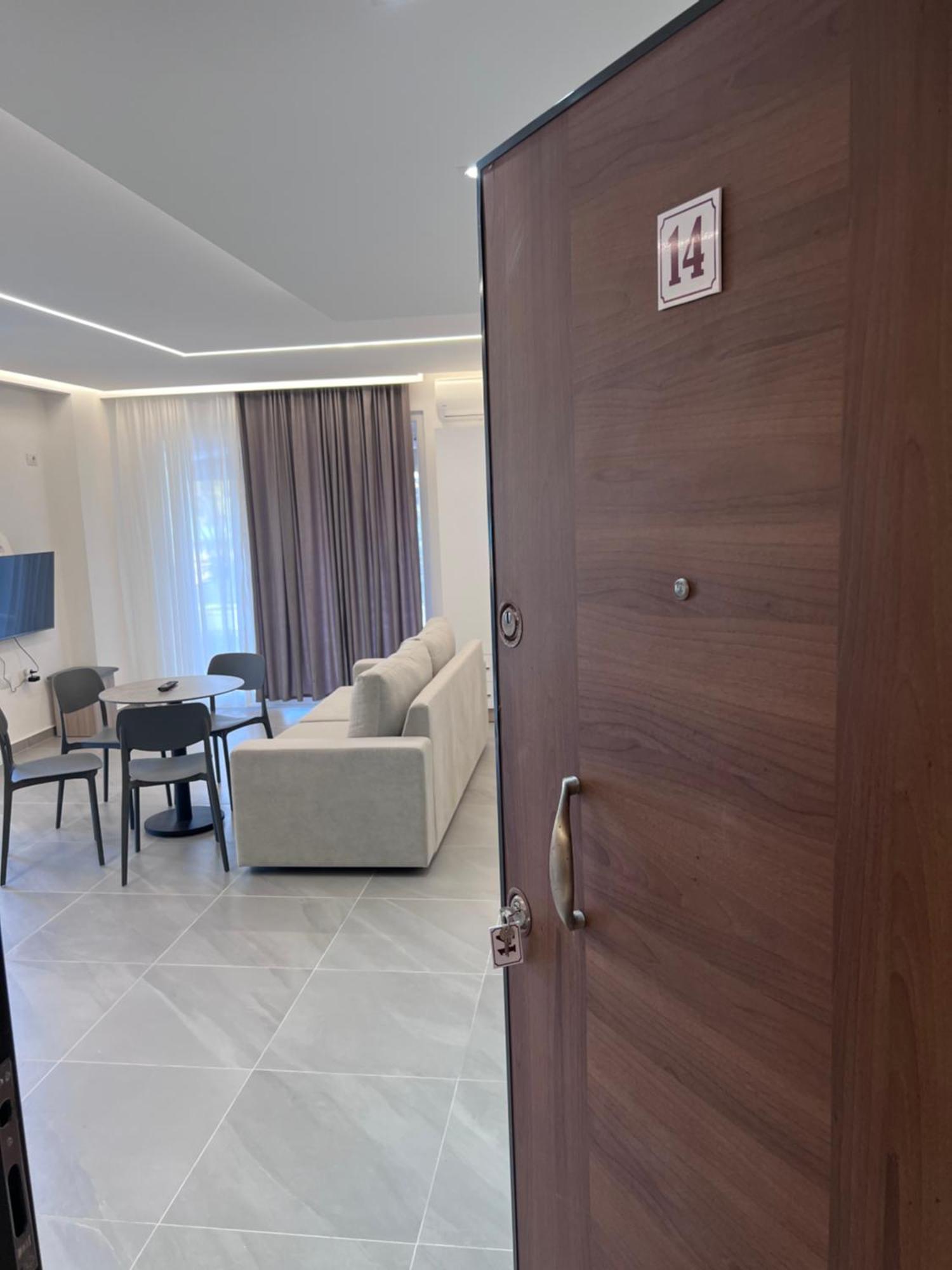 D&D Hotel Shëngjin 外观 照片