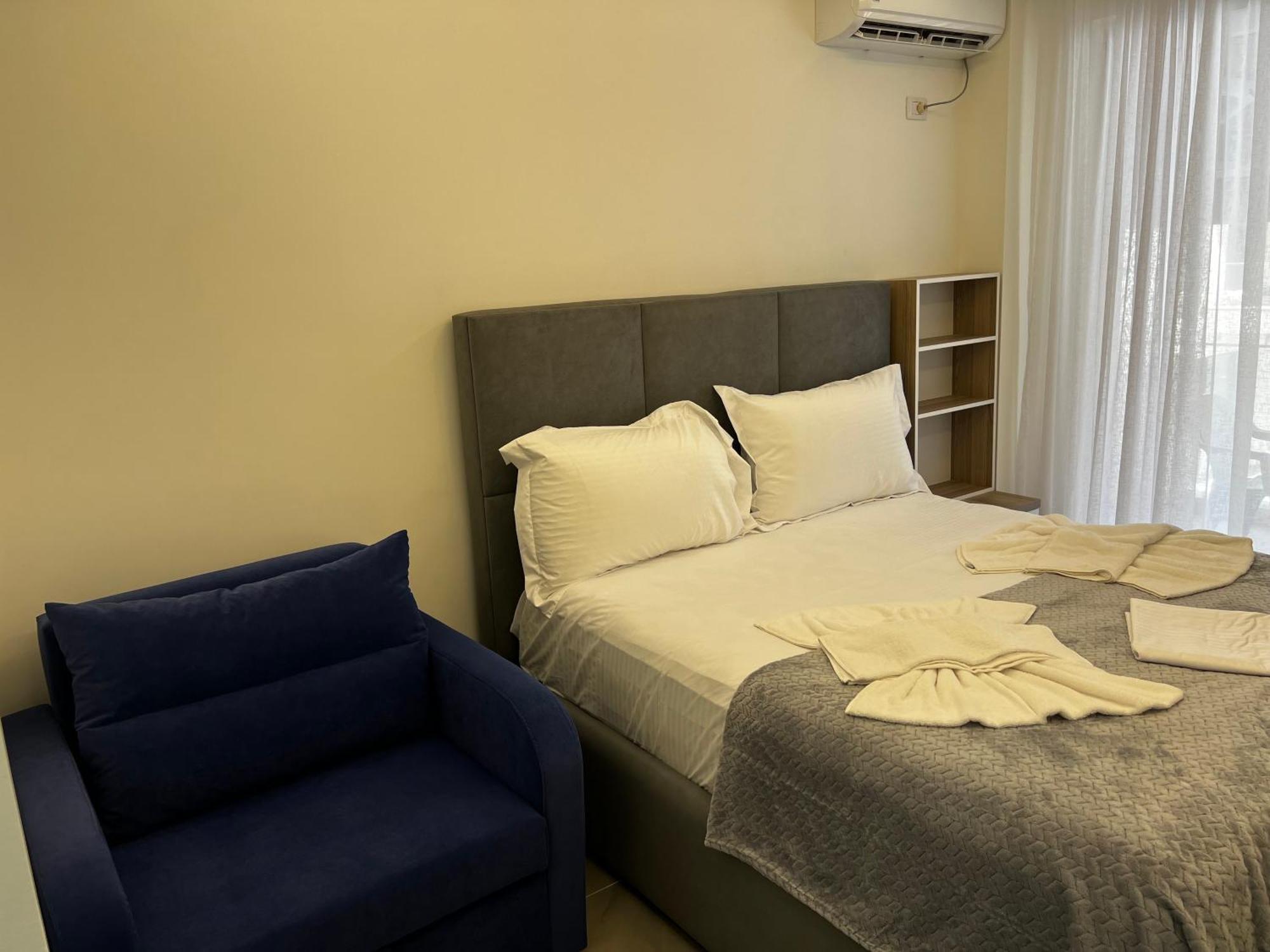 D&D Hotel Shëngjin 外观 照片