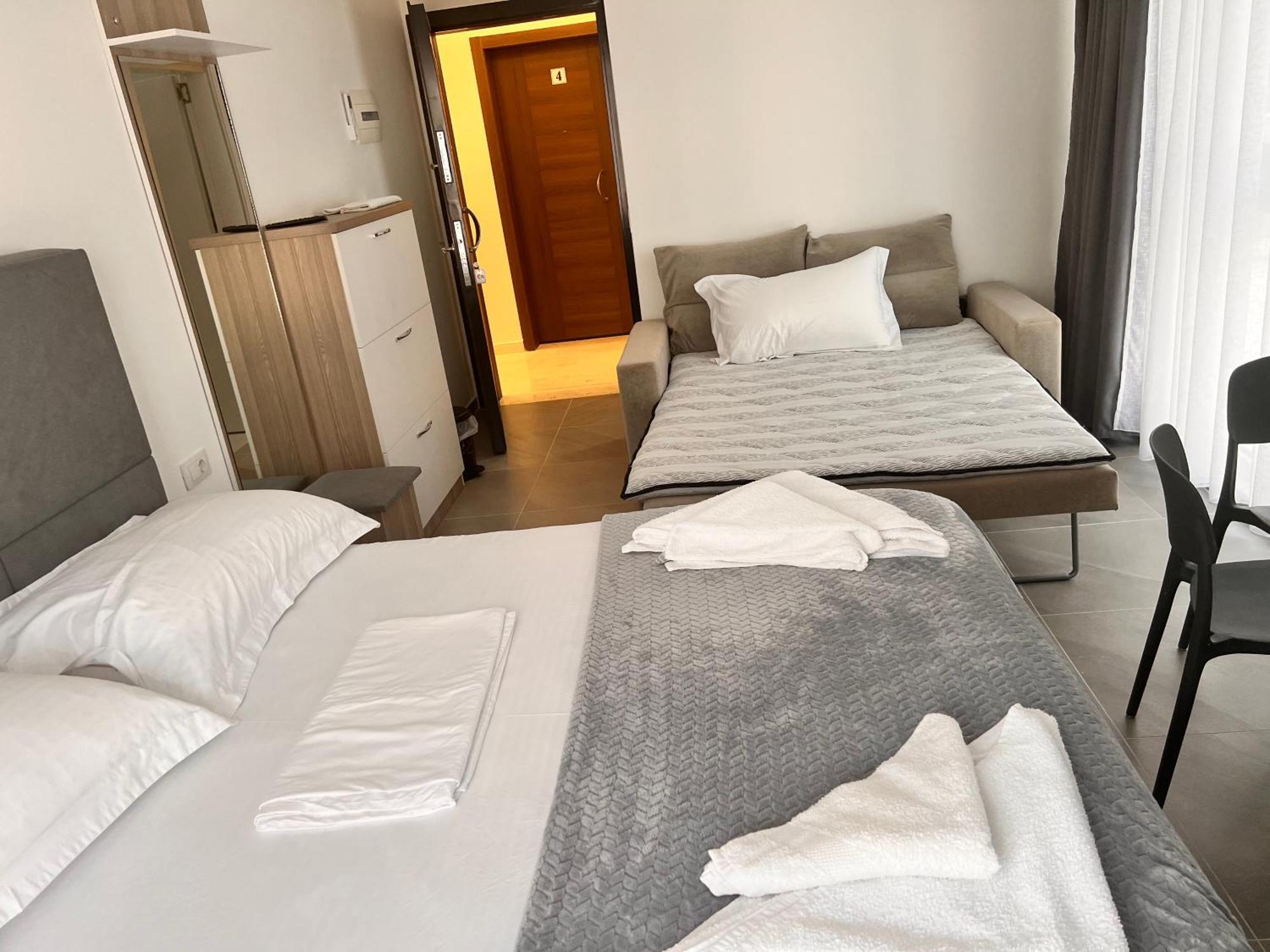 D&D Hotel Shëngjin 外观 照片