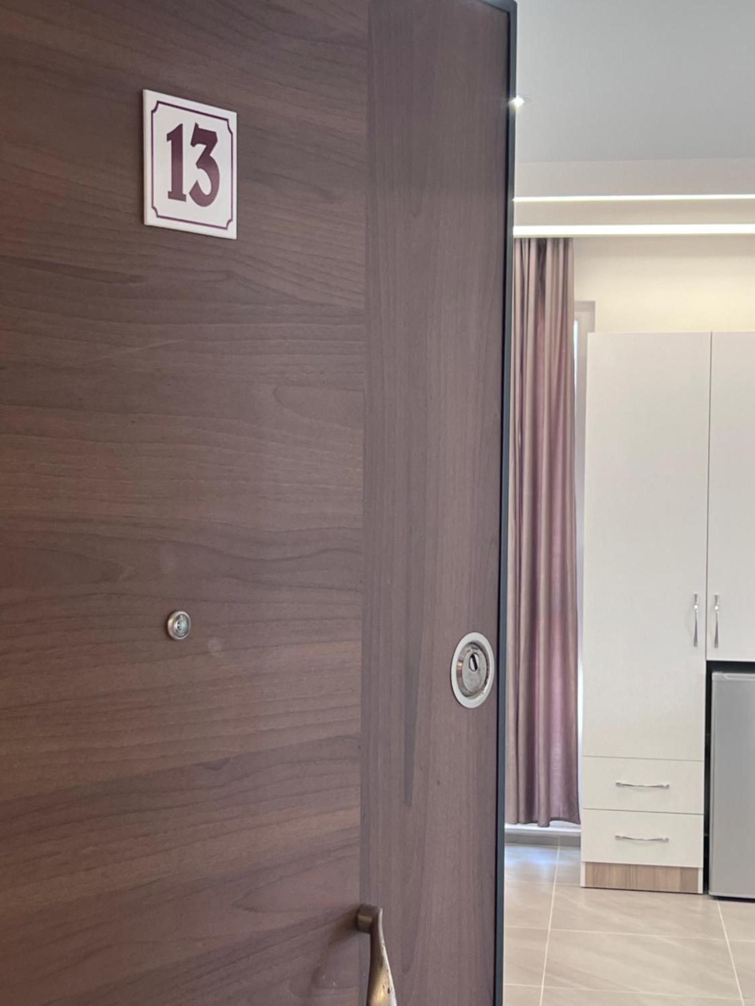 D&D Hotel Shëngjin 外观 照片